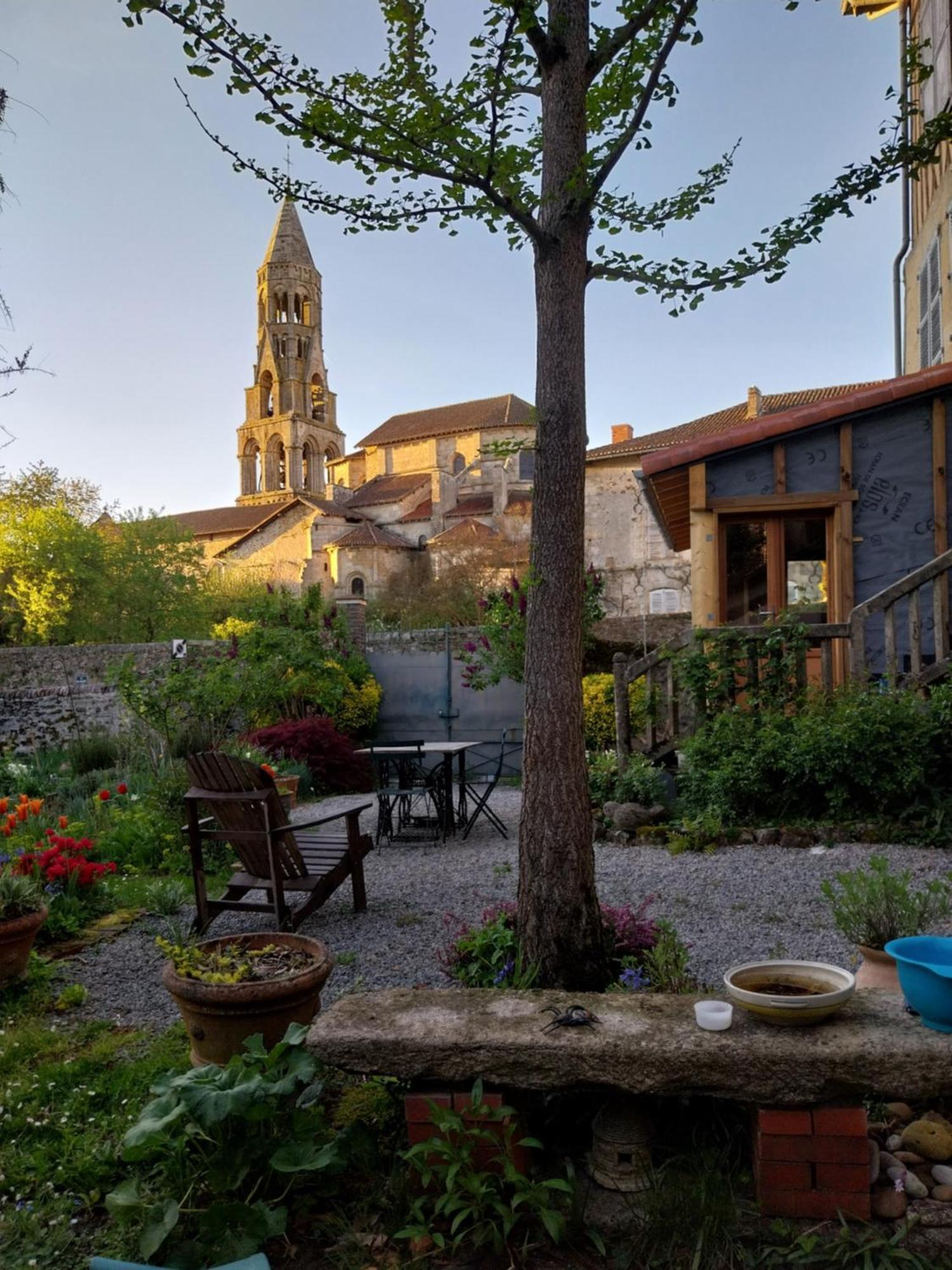 Chambre D Hote "Sous Le Clocher" Saint-Léonard-de-Noblat Exterior foto